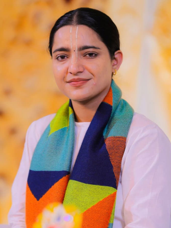 कौन हैं देवी कृष्णप्रिया जी? - Hindi News | कौन हैं देवी कृष्णप्रिया जी? | Latest Photos at Lokmatnews.in