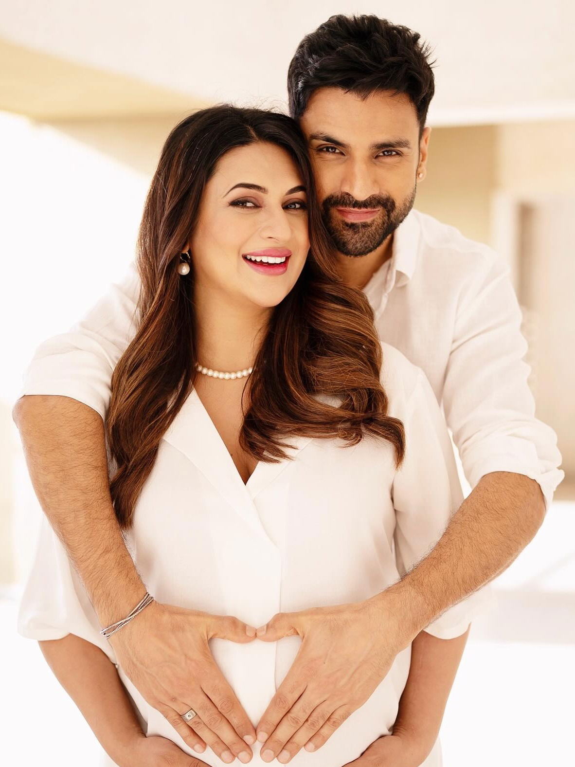 दिव्यांका ने फ्लॉन्ट किया बेबी बंप, देखें तस्वीरें - Hindi News | दिव्यांका ने फ्लॉन्ट किया बेबी बंप, देखें तस्वीरें | Latest Photos at Lokmatnews.in