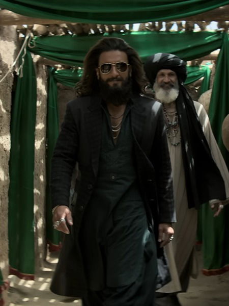 धुरंधर 2 टीजर में नया क्या है? फैंस बोले, कहानी तो दमदार है... - Hindi News | धुरंधर 2 टीजर में नया क्या है? फैंस बोले, कहानी तो दमदार है... | Latest Photos at Lokmatnews.in