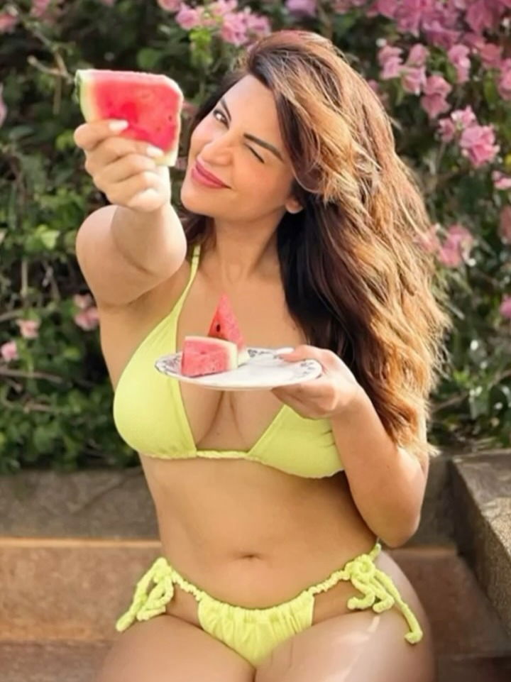 टीवी की हसीना ने हॉटनेस से चढ़ाया इंटरनेट का पारा, देखें फोटोशूट - Hindi News | टीवी की हसीना ने हॉटनेस से चढ़ाया इंटरनेट का पारा, देखें फोटोशूट | Latest Photos at Lokmatnews.in