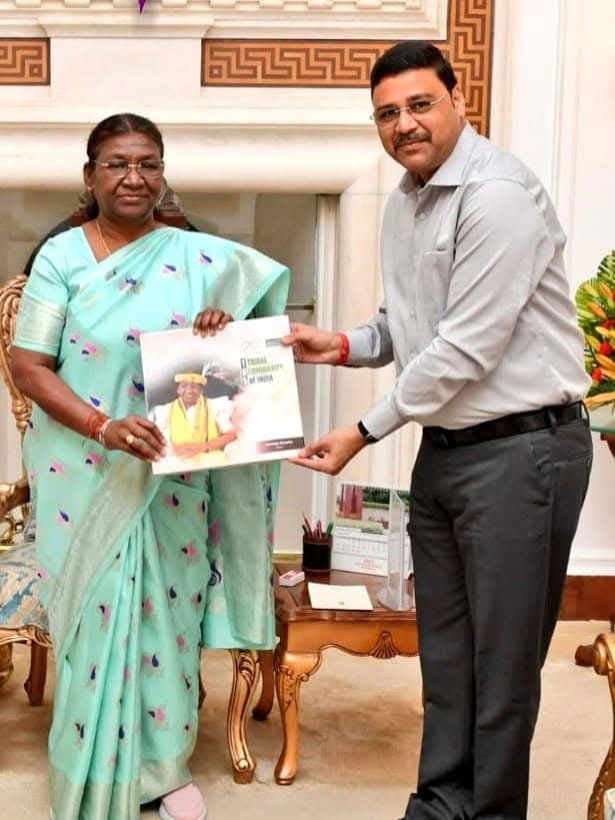 जानें कौन हैं संदीप मुरारका, जिनकी लेखनी की गूंज भारत के राष्ट्रपति तक पहुंची... - Hindi News | जानें कौन हैं संदीप मुरारका, जिनकी लेखनी की गूंज भारत के राष्ट्रपति तक पहुंची... | Latest Photos at Lokmatnews.in