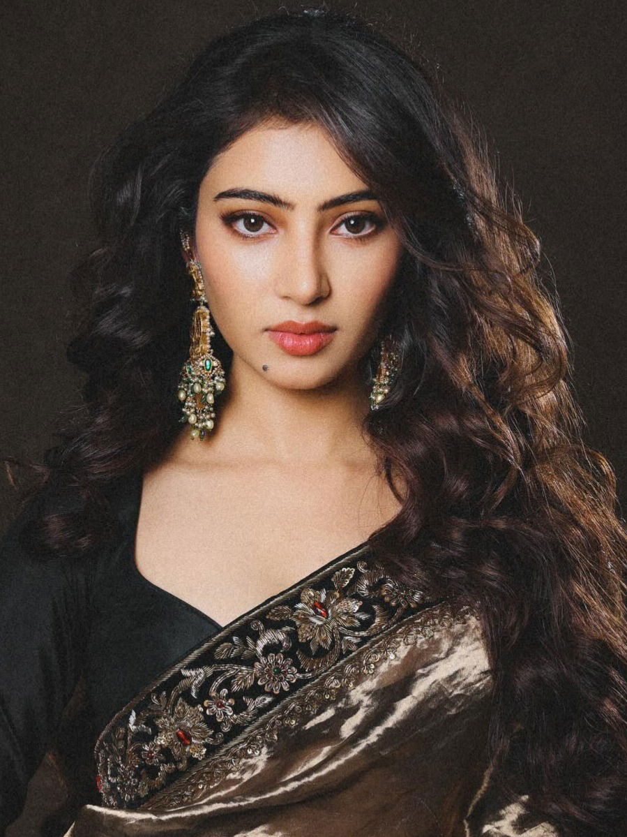 धुरंधर 2 की एक्ट्रेस का बोल्ड लुक वायरल - Hindi News | धुरंधर 2 की एक्ट्रेस का बोल्ड लुक वायरल | Latest Photos at Lokmatnews.in